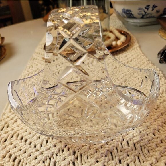 Crystal Basket - Picture 1 of 3